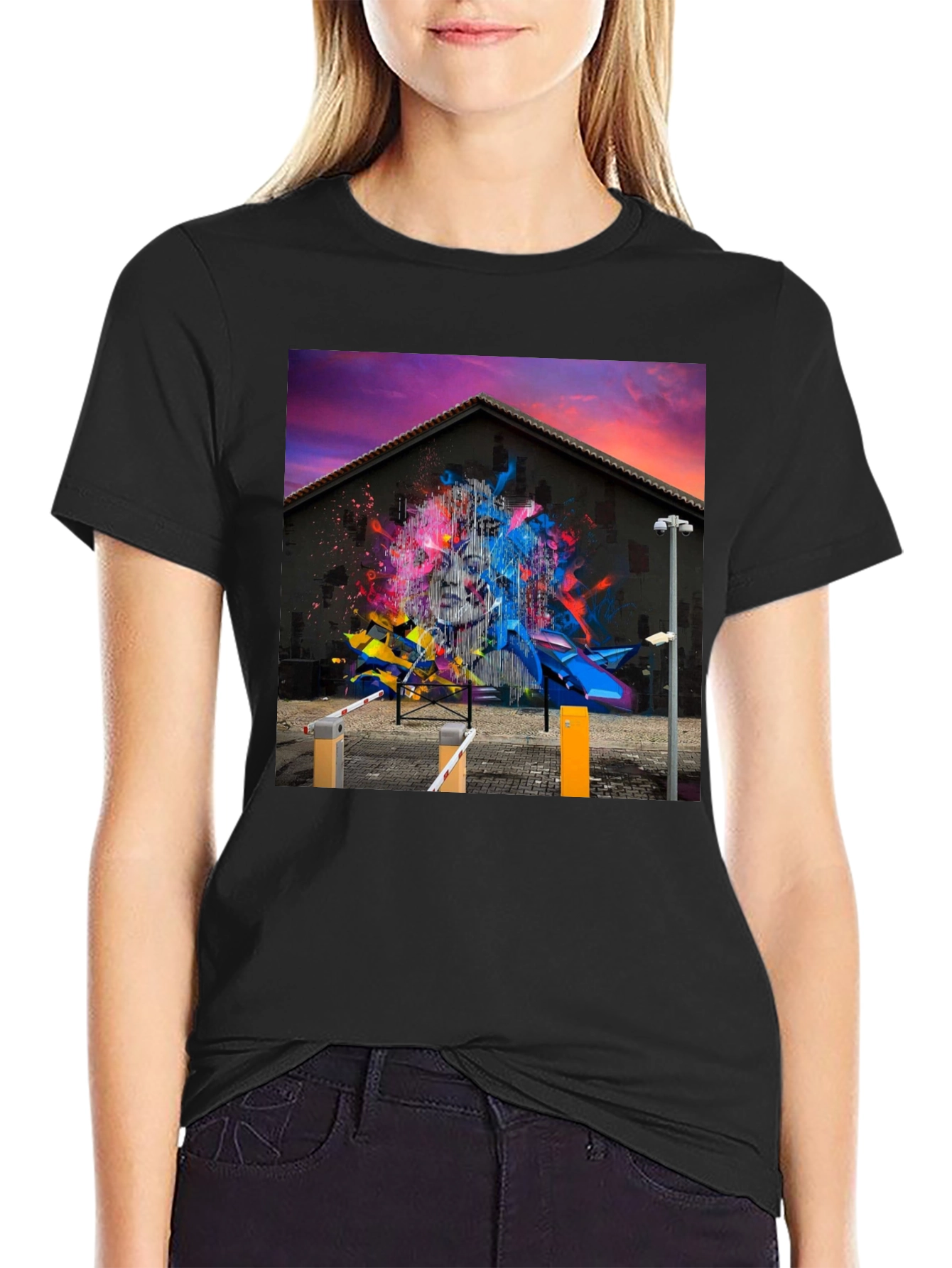 Graffiti Art Graphic Tee - Modern Street Style